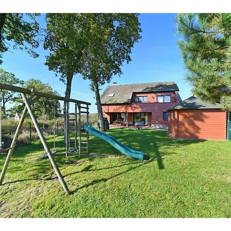 Stunning, Wooden Located In בית נופש